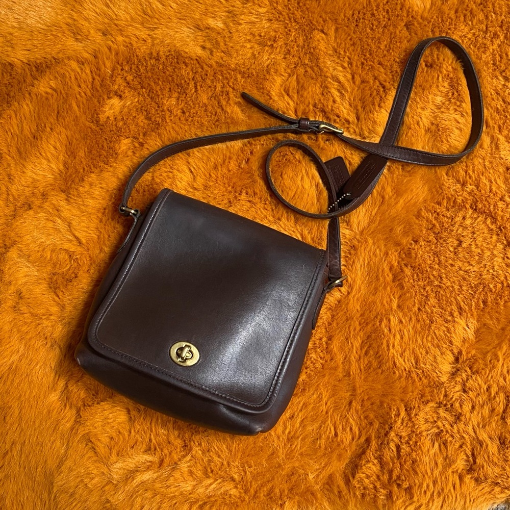 Vintage Coach Deep brown crossbody bag